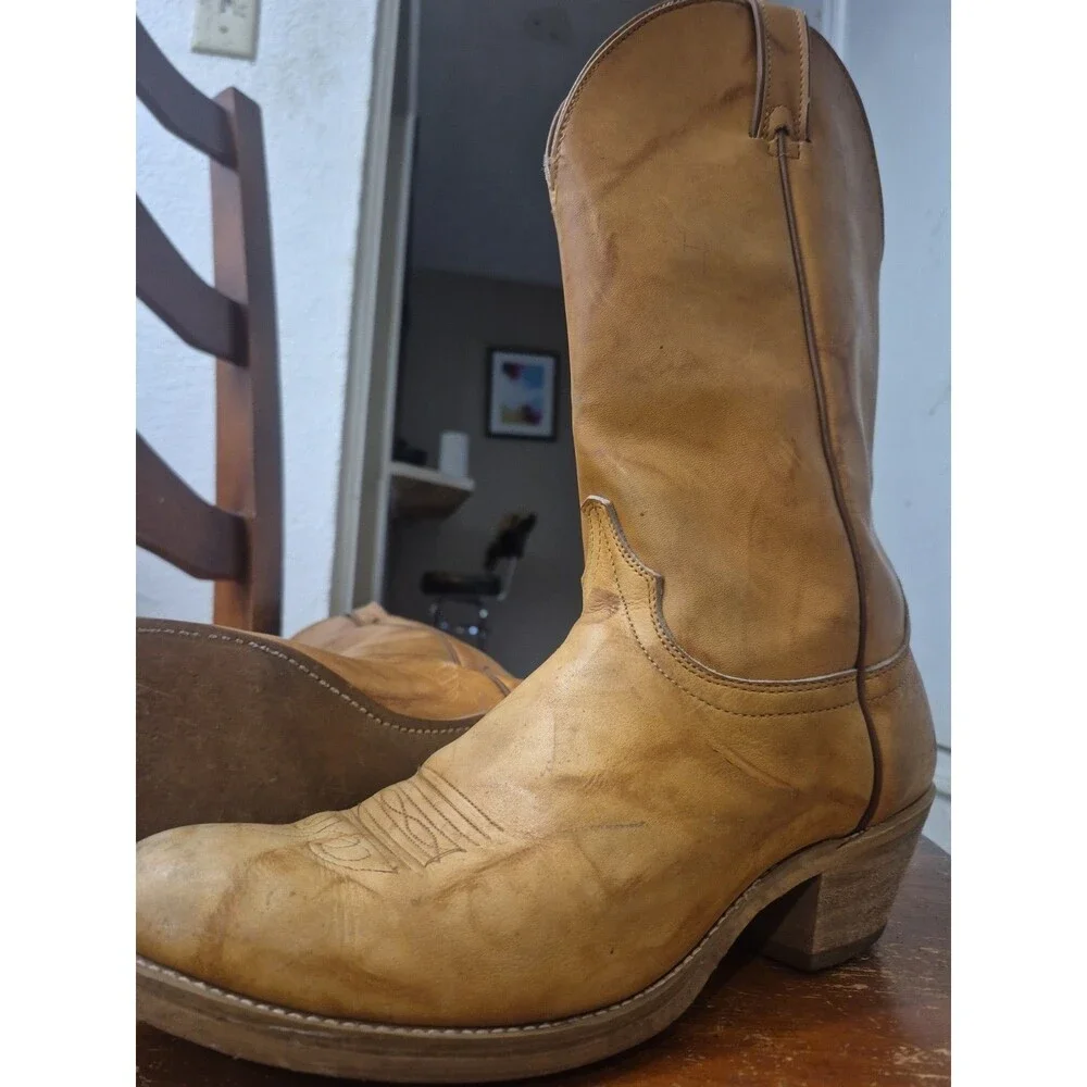 Vintage Laredo Men's Cowboy Boots  Size 10D Western Almond Nose USA 5609 Tan